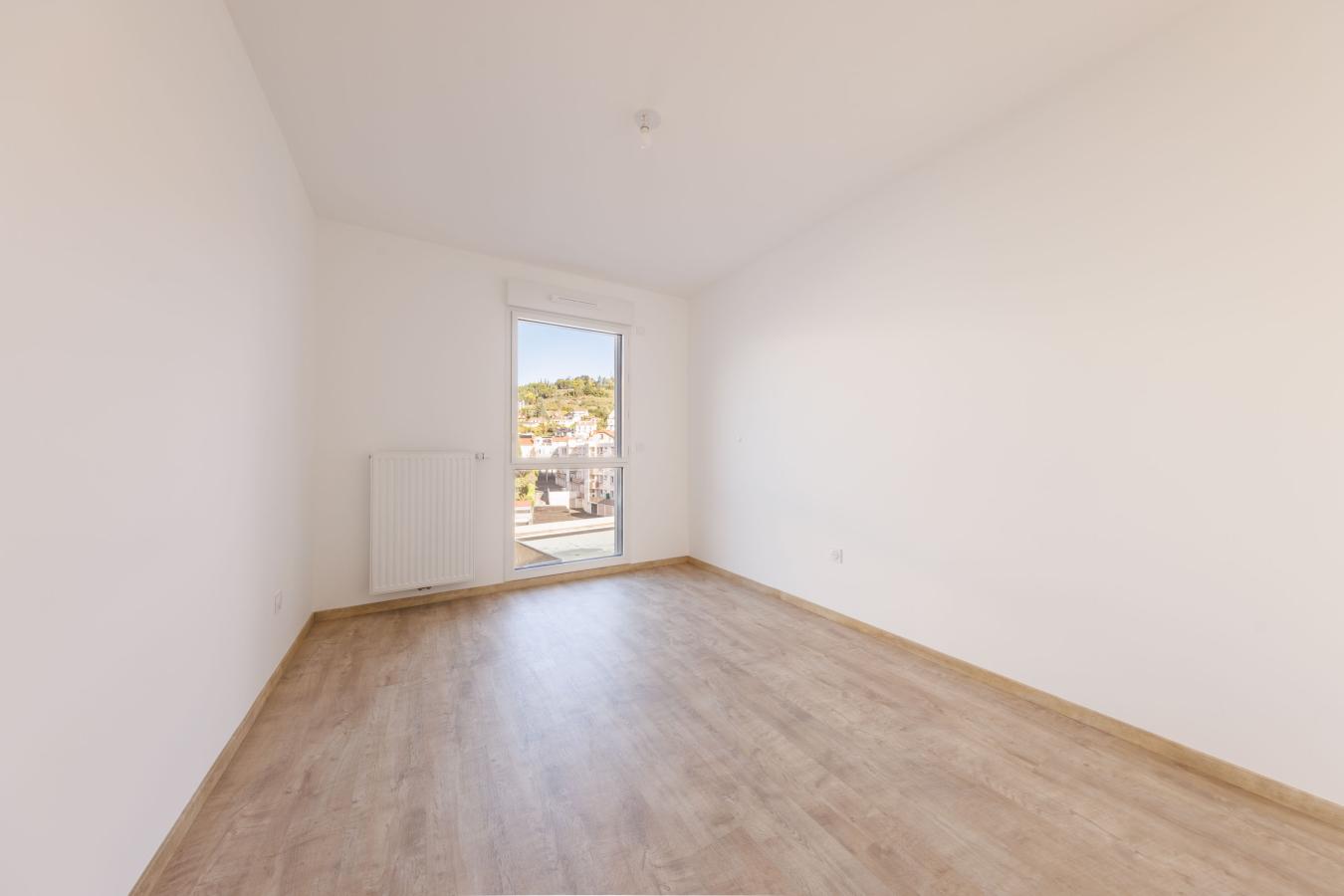 
																																							4 pièces - 
																																						4ème étage - 86m² - 990,00 € - Photo #6