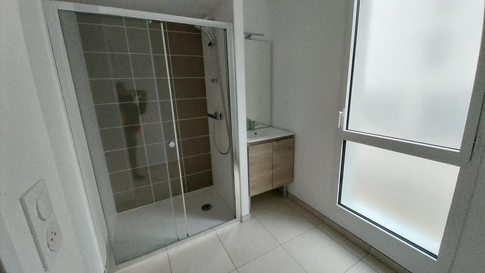 
																																							2 pièces - 
																																						1er étage - 42m² - 740,05 € - Photo #2