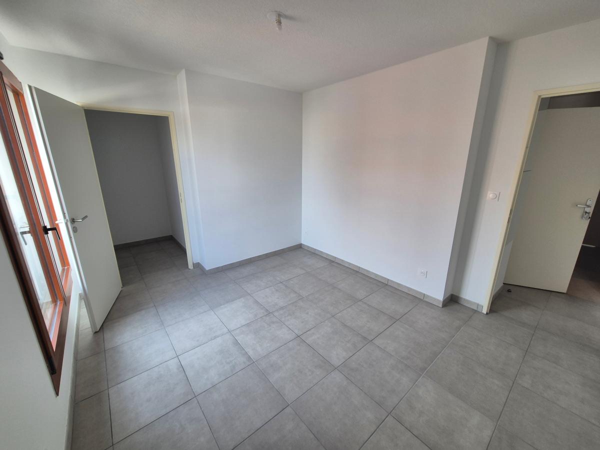 3 pièces - 4ème étage - 65m² - 855,95 € - Photo #4
