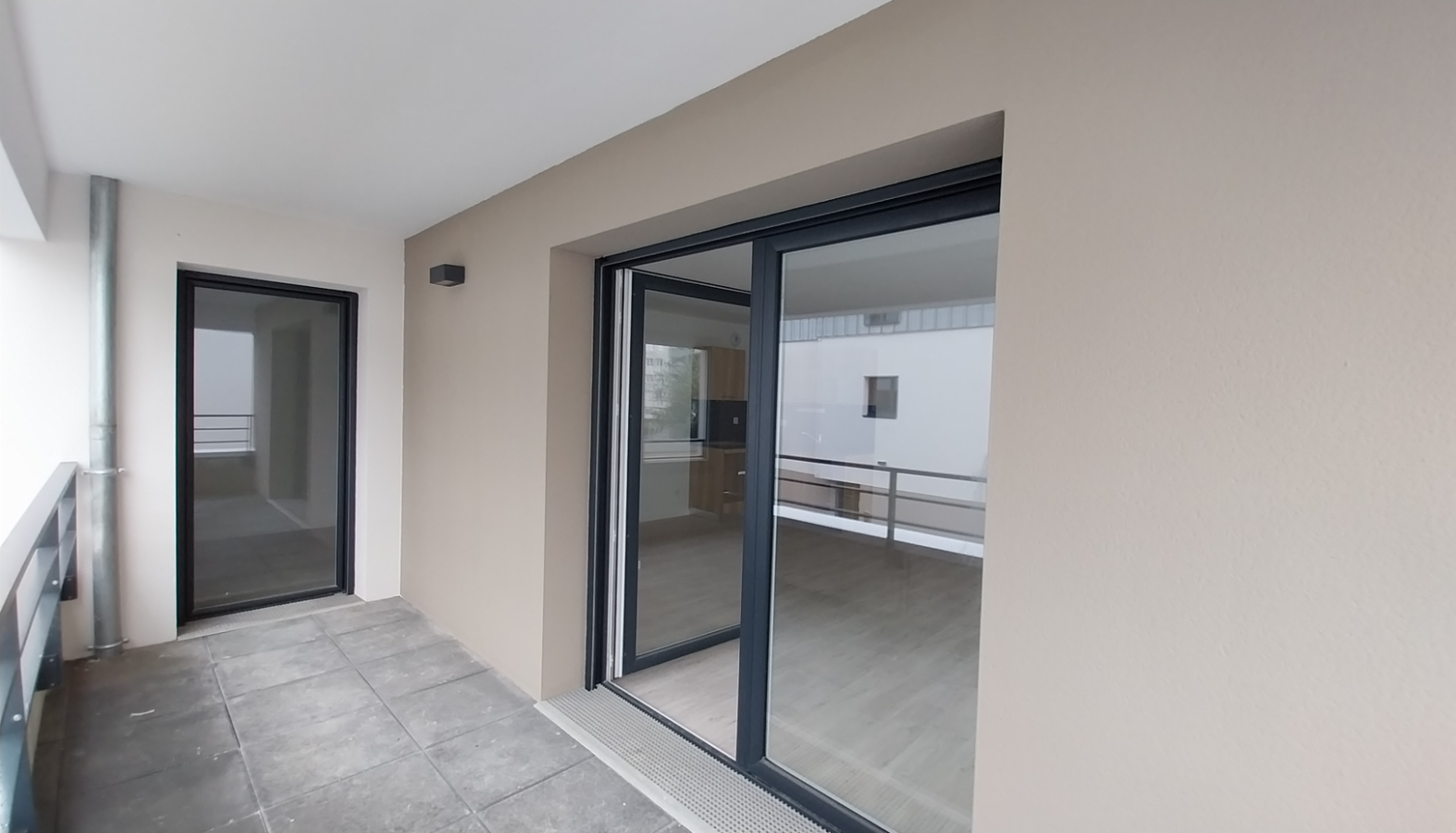 
																																							2 pièces - 
																																						2ème étage - 42m² - 551,33 € - Photo #2
