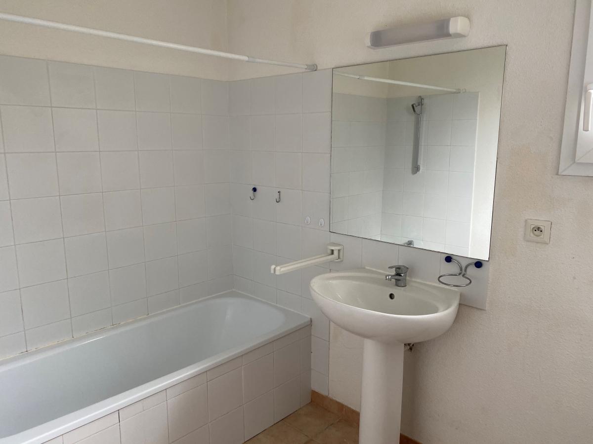 
																			5 pièces - 
																		RDC - 121m² - 1 019,72 € - Photo #3