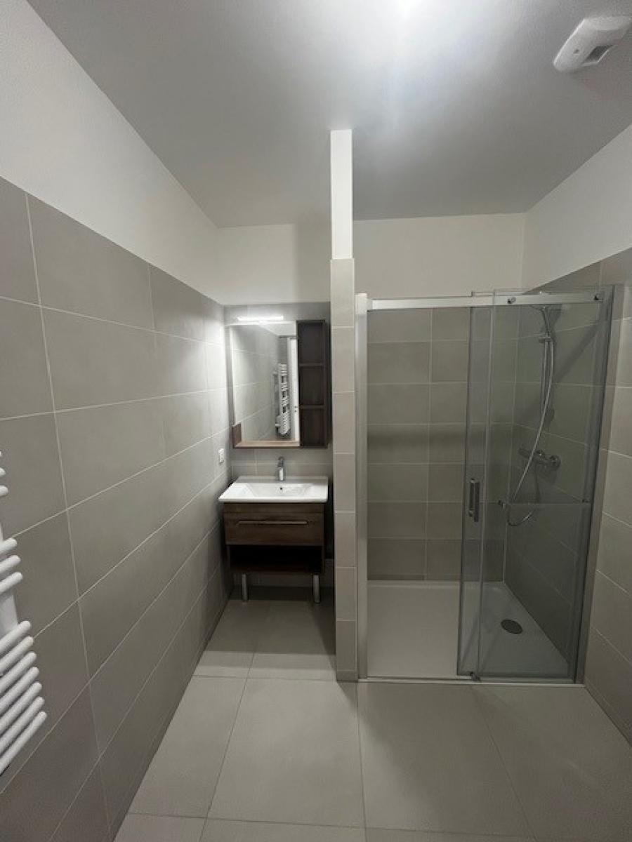 
																			1 pièce - 
																		RDC - 29m² - 1 090,98 € - Photo #5