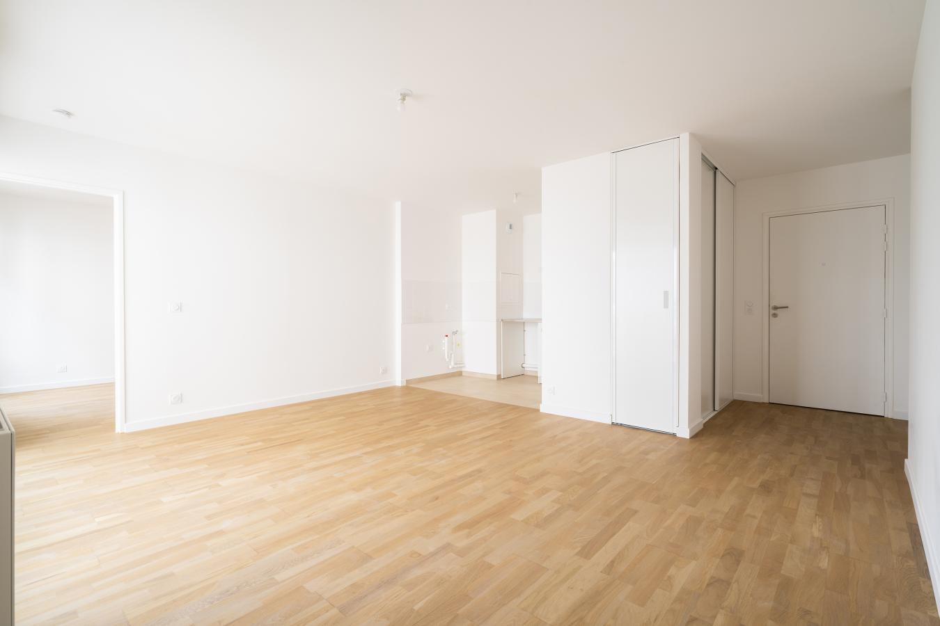 
																																							3 pièces - 
																																						1er étage - 63m² - 1 366,54 € - Photo #1