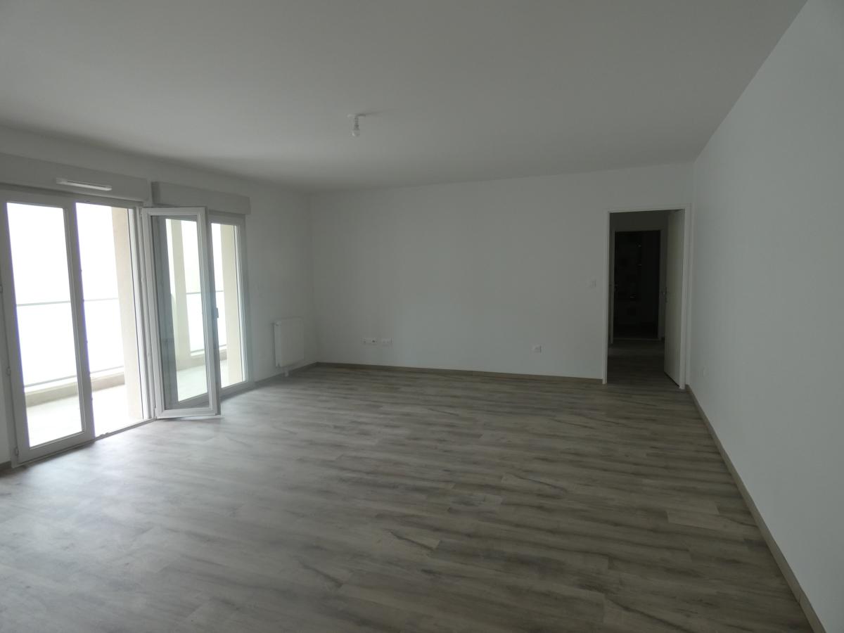 4 pièces - 1er étage - 96m² - 1 063,85 € - Photo #1
