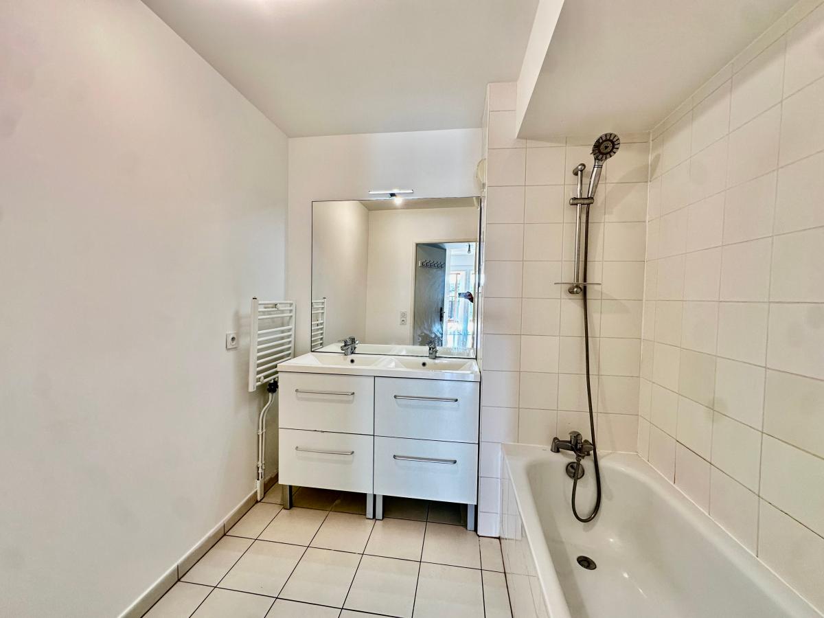 3 pièces - 2ème étage - 68m² - 1 260,28 € - Photo #2