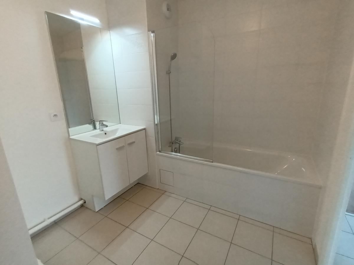 3 pièces - 1er étage - 60m² - 1 016,91 € - Photo #4