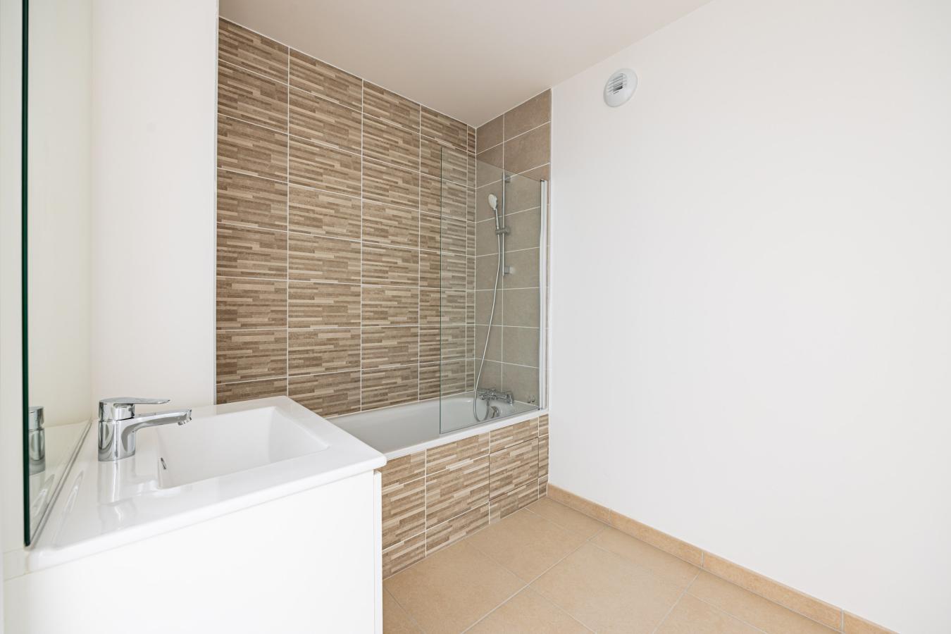 
																			3 pièces - 
																		1er étage - 62m² - 1 187,30 € - Photo #3