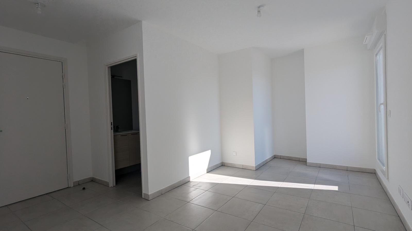 
																																							3 pièces - 
																																						10ème étage - 70m² - 1 195,67 € - Photo #5