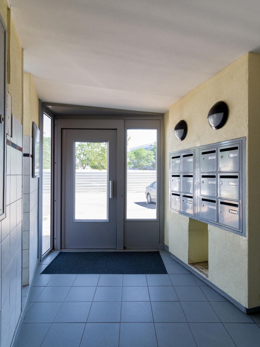 
																			4 pièces - 
																		3ème étage - 71m² - 652,40 € - Photo #1