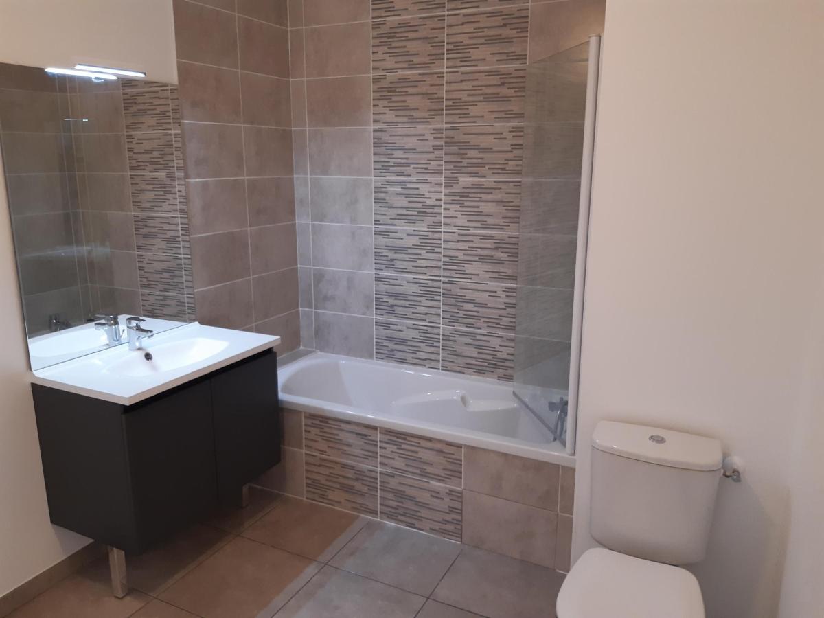 
																			1 pièce - 
																		RDC - 35m² - 640,39 € - Photo #2