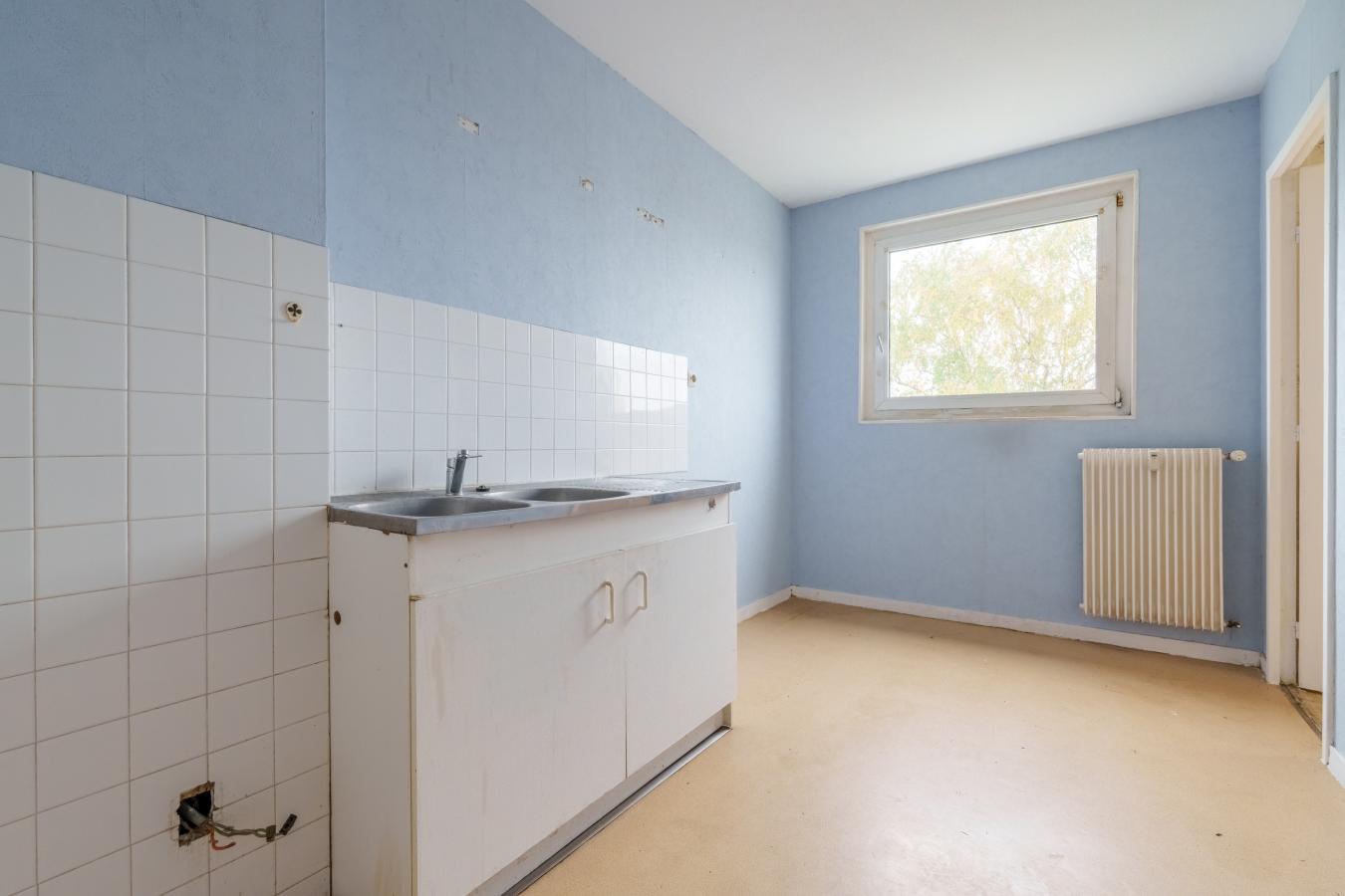 
																			3 pièces – 
																		2ème étage – 65m² - 74 000 € - Photo #1