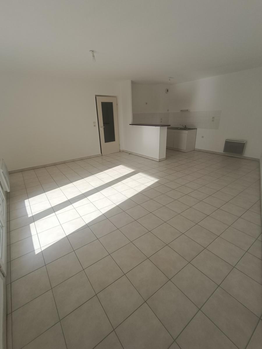 
																			3 pièces - 
																		2ème étage - 67m² - 215 000 € - Photo #0