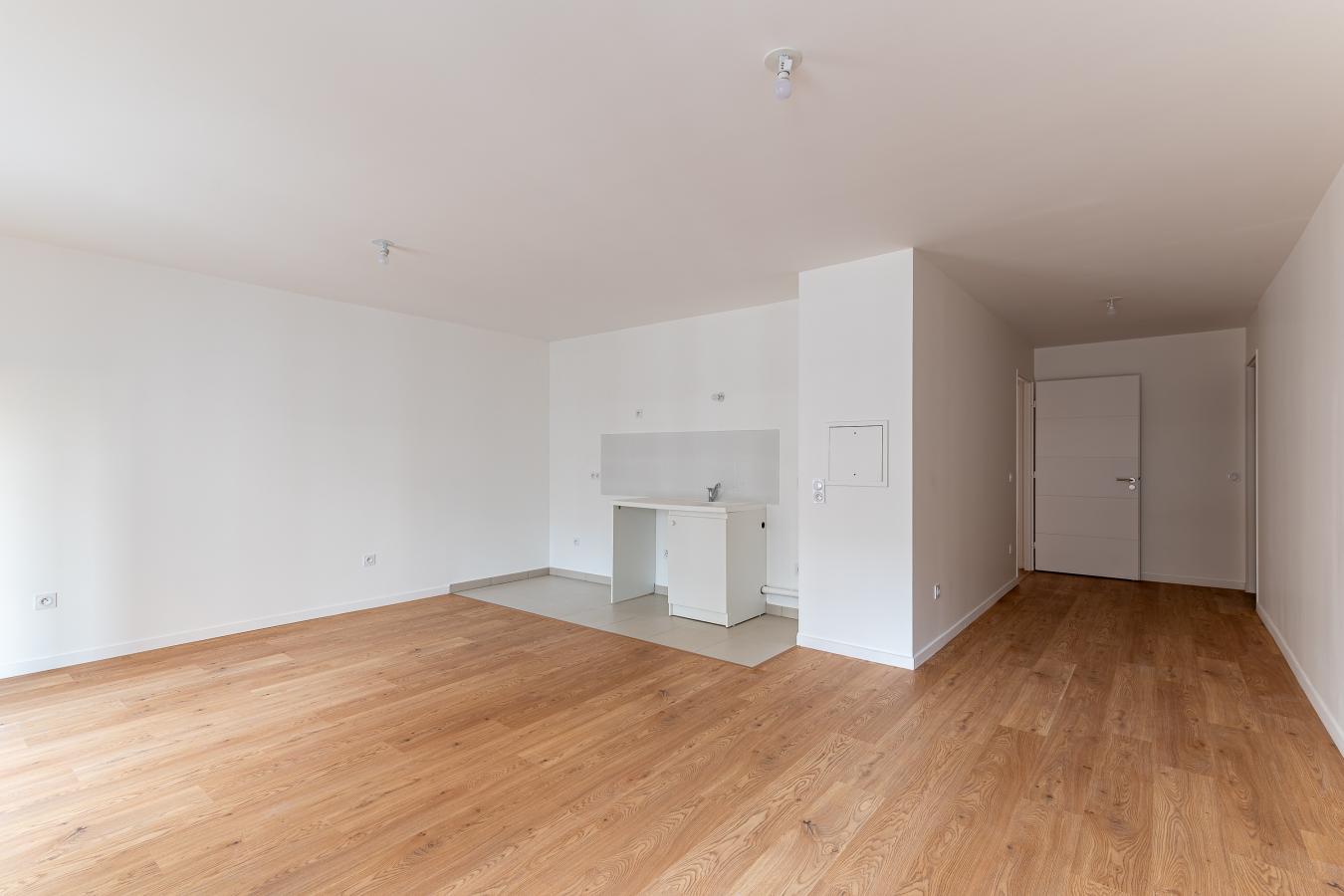 
																			4 pièces - 
																		5ème étage - 93m² - 1 796,00 € - Photo #2