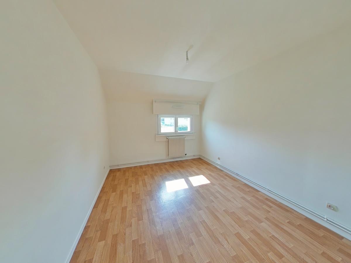 4 pièces - 2ème étage - 100m² - 694,13 € - Photo #4