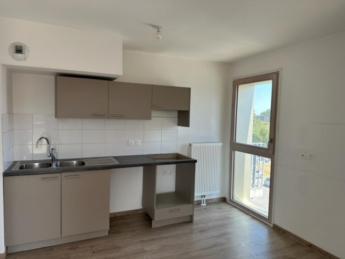 
																																							3 pièces - 
																																						3ème étage - 68m² - 930,21 € - Photo #3