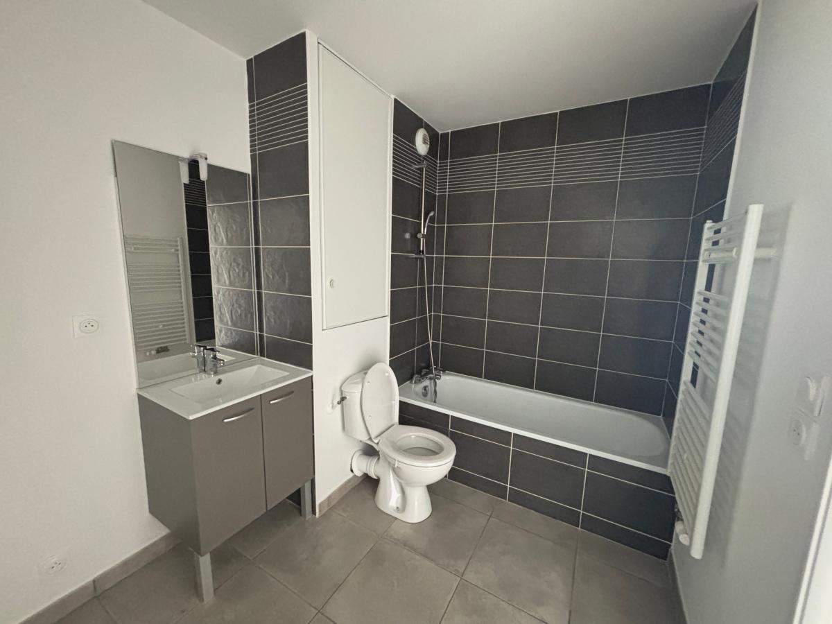 
																			2 pièces - 
																		1er étage - 44m² - 572,04 € - Photo #5