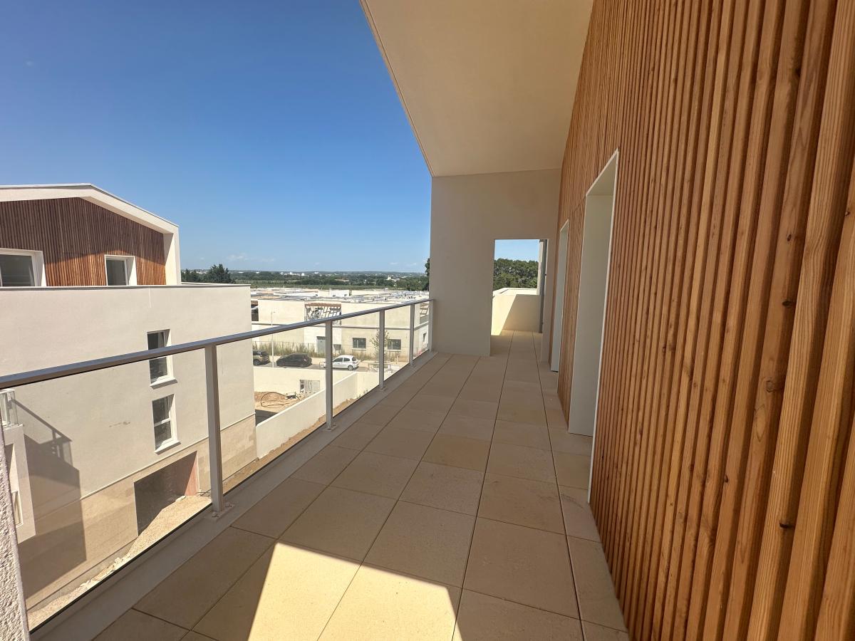 4 pièces - 3ème étage - 75m² - 858,38 € - Photo #2