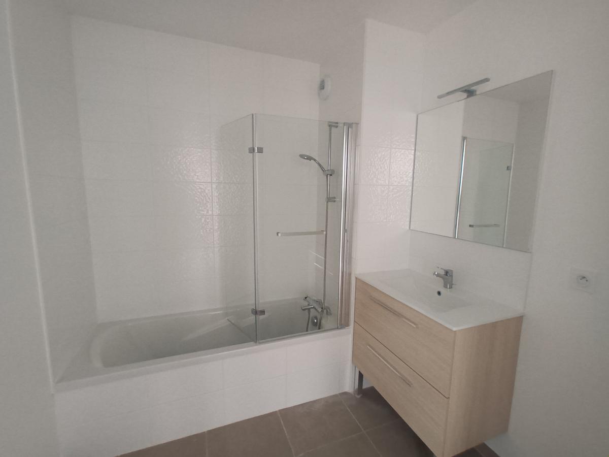 
																																							5 pièces - 
																																						6ème étage - 118m² - 1 809,64 € - Photo #4