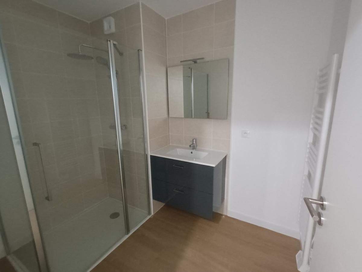 
																			3 pièces - 
																		2ème étage - 60m² - 1 055,05 € - Photo #3