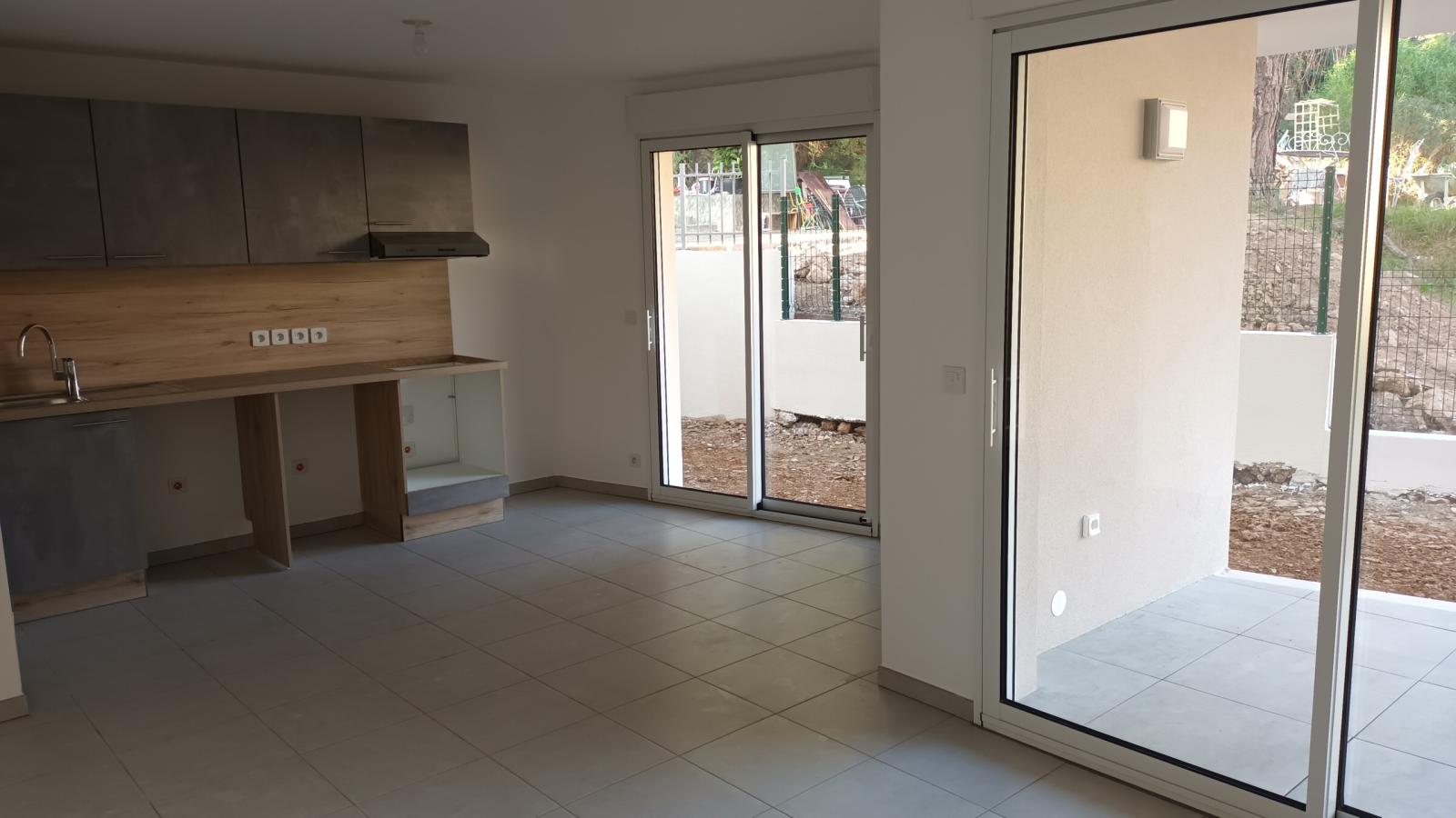 
																																							2 pièces - 
																																						RDC - 48m² - 1 041,18 € - Photo #2