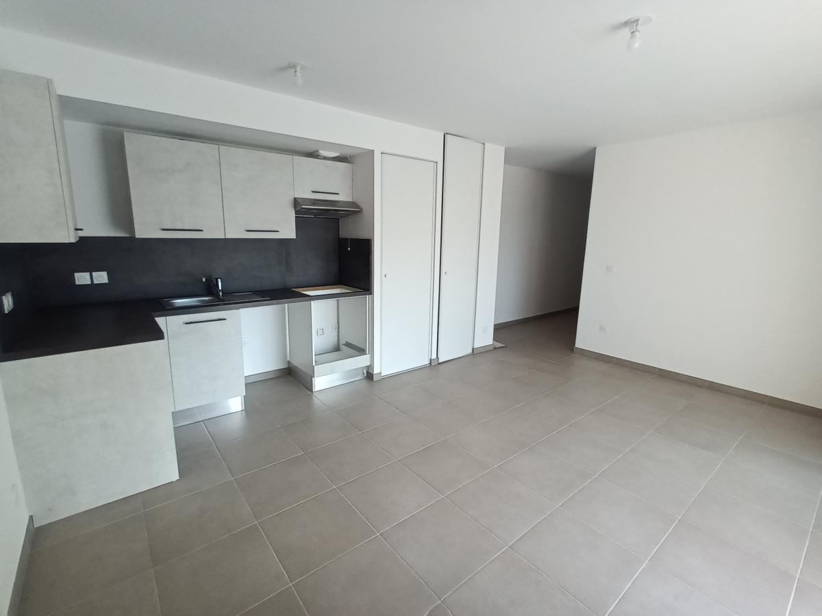 2 pièces - 3ème étage - 46m² - 922,85 € - Photo #0
