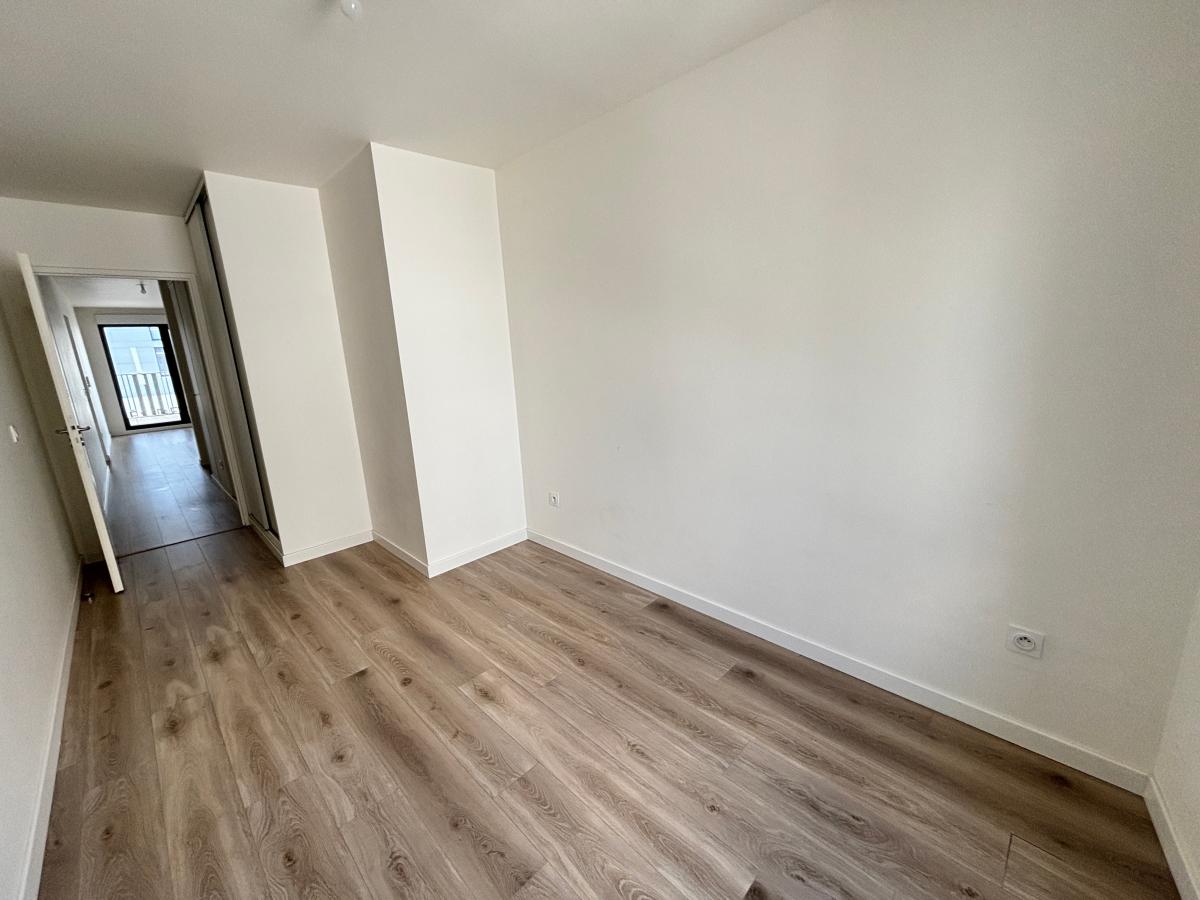 4 pièces - 4ème étage - 82m² - 1 858,64 € - Photo #5