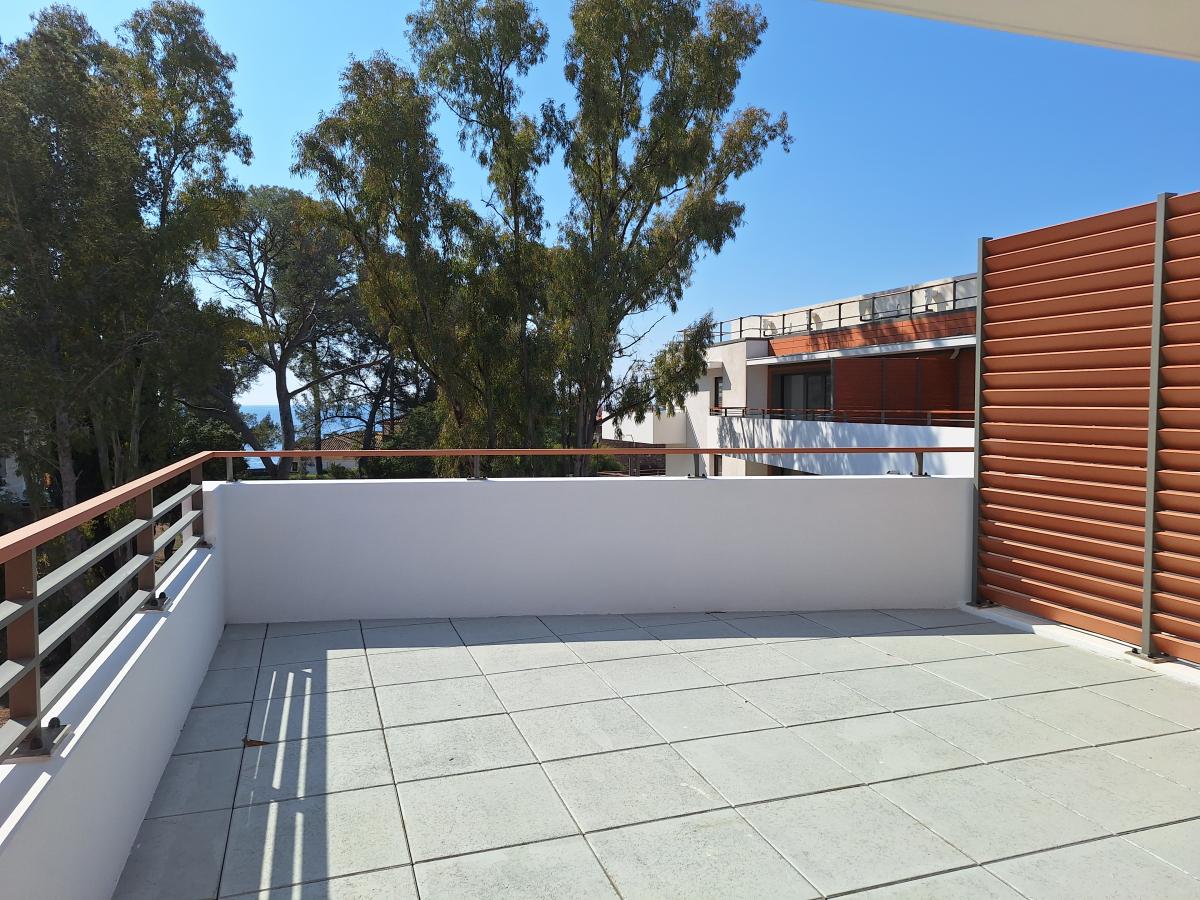 
																																							4 pièces - 
																																						2ème étage - 83m² - 1 496,02 € - Photo #1