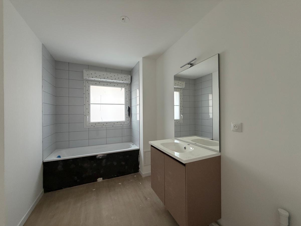 
																																							4 pièces - 
																																						RDC - 73m² - 930,14 € - Photo #2