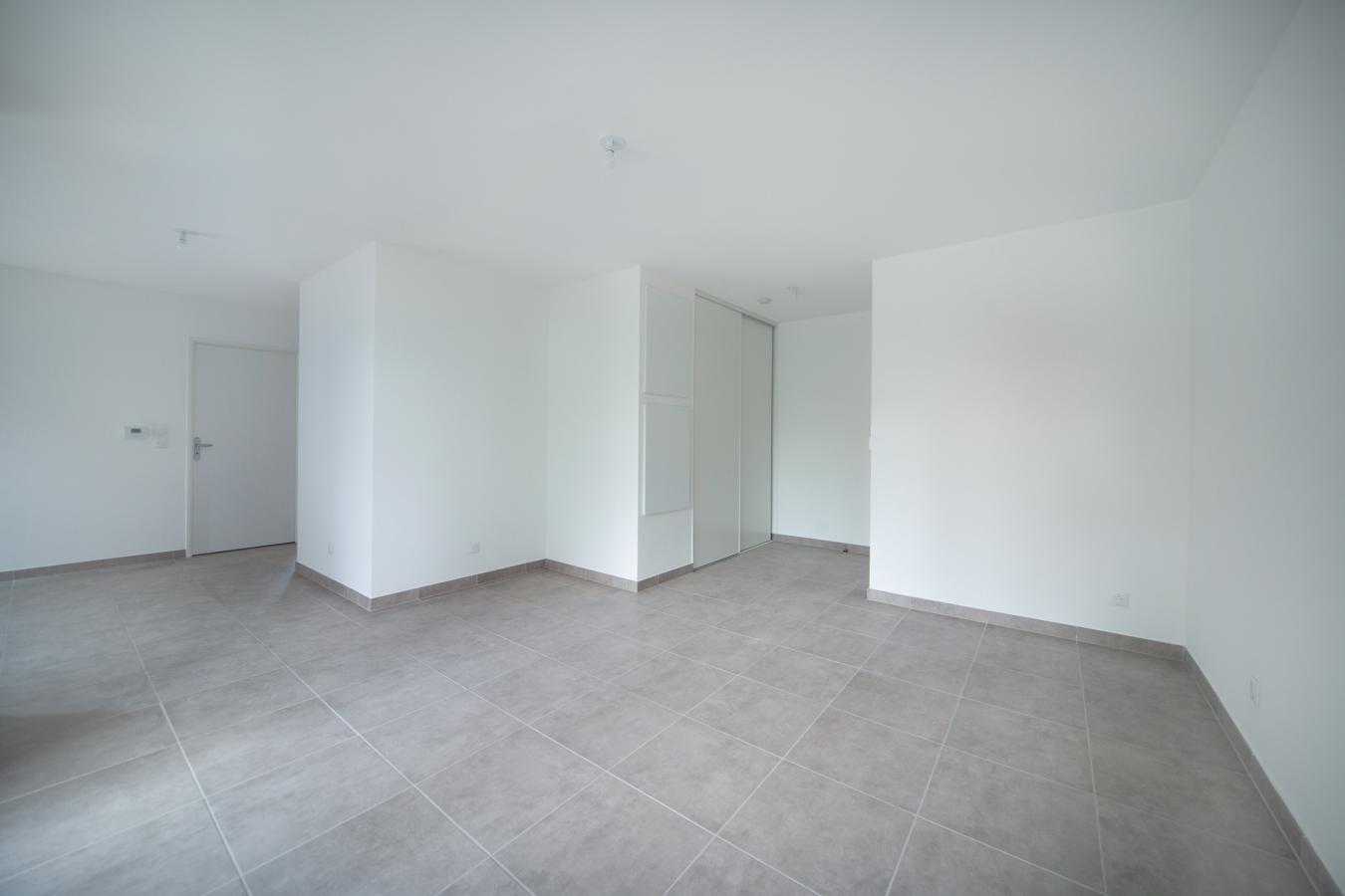 4 pièces - 3ème étage - 96m² - 1 182,37 € - Photo #1
