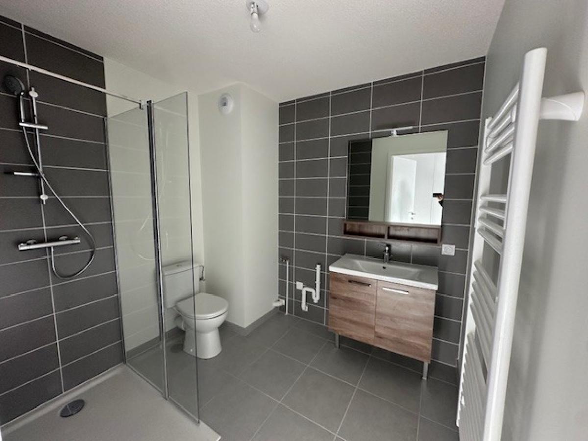 
																																							1 pièce - 
																																						3ème étage - 37m² - 673,84 € - Photo #4