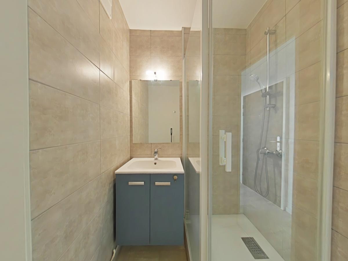 
																																							1 pièce - 
																																						3ème étage - 28m² - 462,51 € - Photo #2