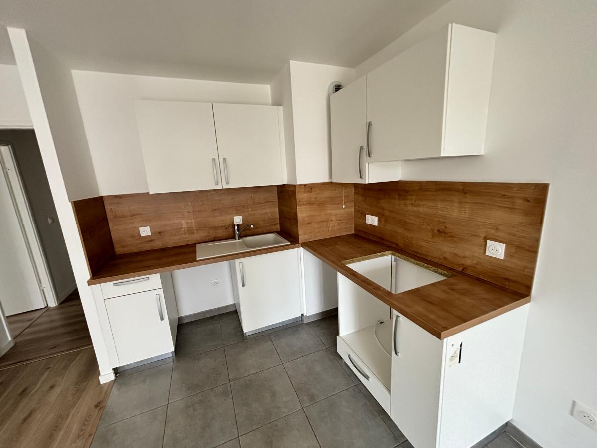 4 pièces - 1er étage - 85m² - 1 924,15 € - Photo #3