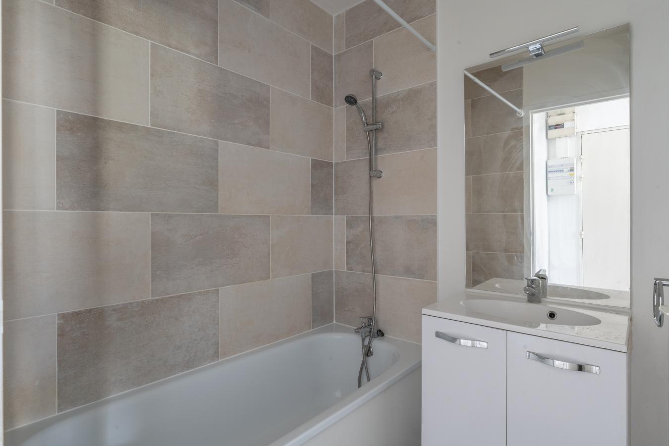 
																																							2 pièces - 
																																						5ème étage - 57m² - 1 032,40 € - Photo #1