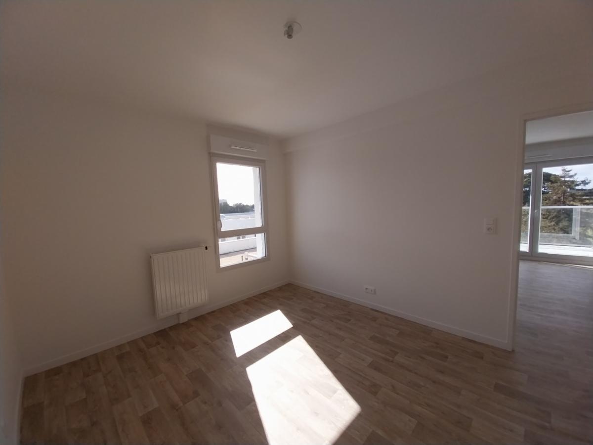 
																																							2 pièces - 
																																						2ème étage - 43m² - 604,85 € - Photo #5