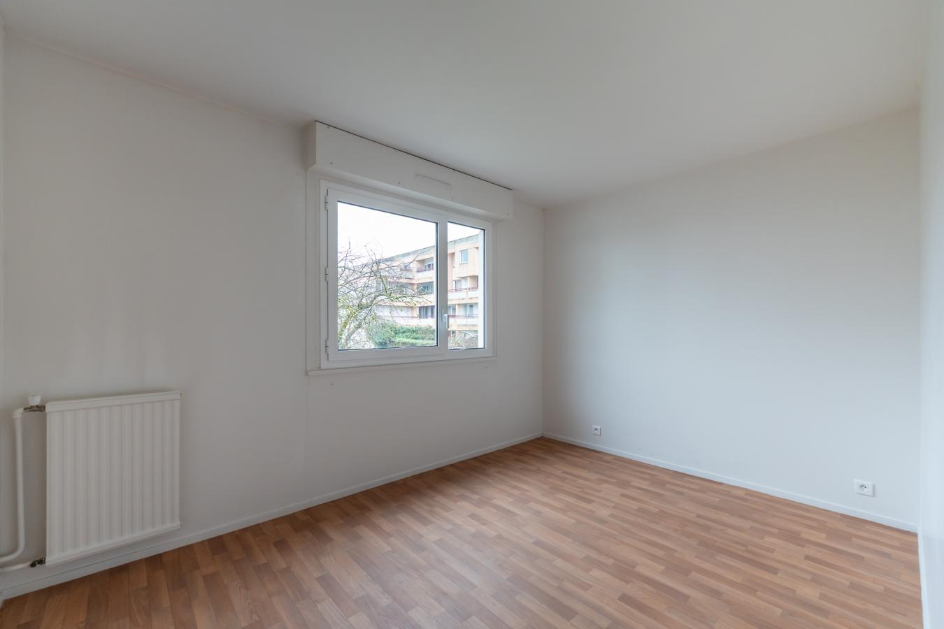 
																																							3 pièces - 
																																						1er étage - 78m² - 1 324,22 € - Photo #7