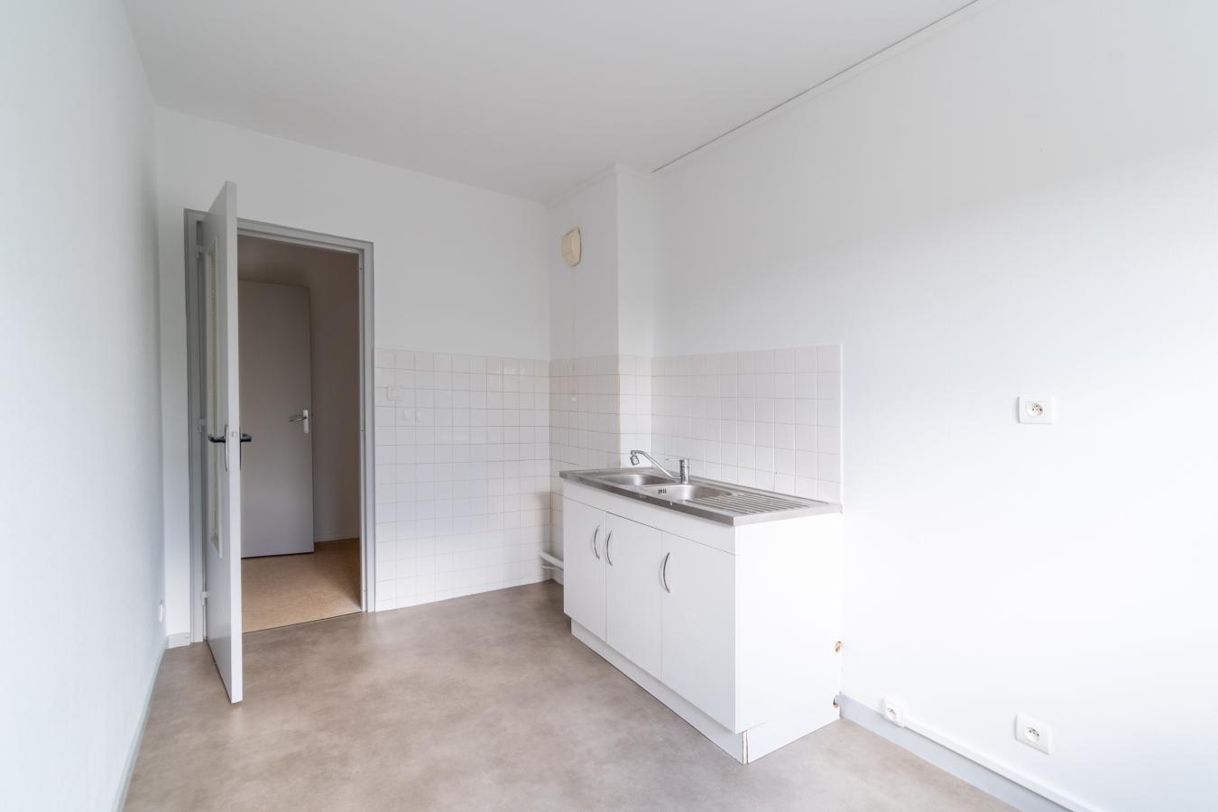 
																																							4 pièces - 
																																						4ème étage - 81m² - 715,61 € - Photo #2