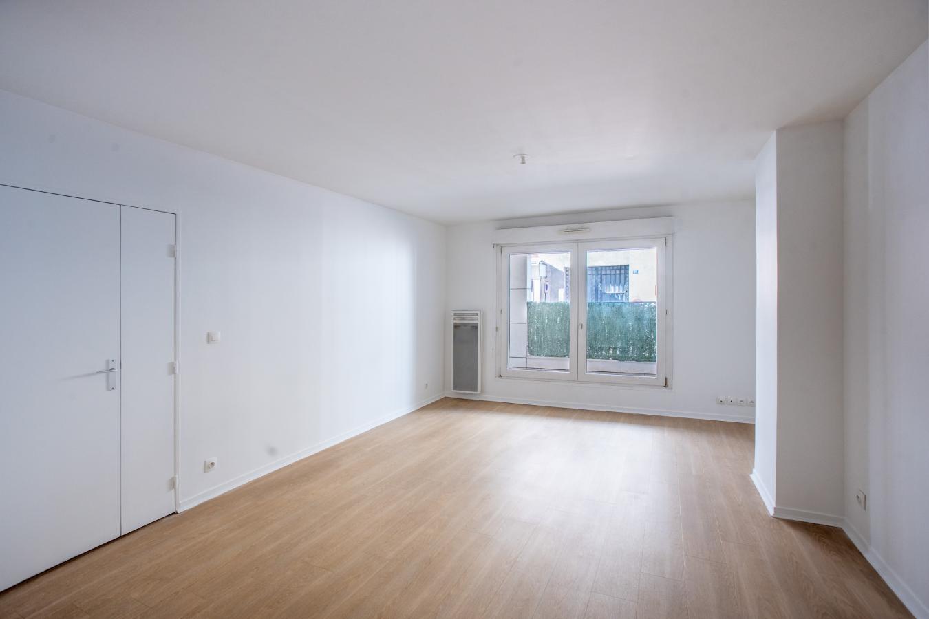 
																																							3 pièces - 
																																						RDC - 65m² - 1 863,93 € - Photo #1