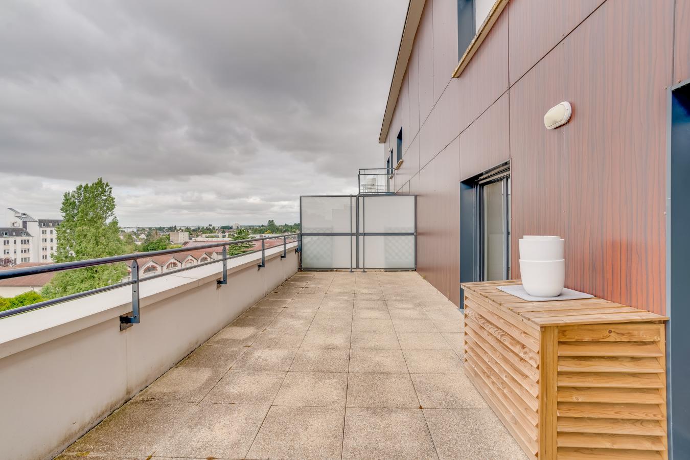 5 pièces - 5ème étage - 102m² - 1 094,55 € - Photo #0