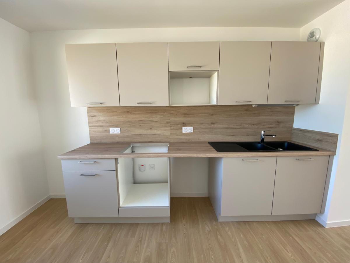 5 pièces - 1er étage - 99m² - 1 191,85 € - Photo #1