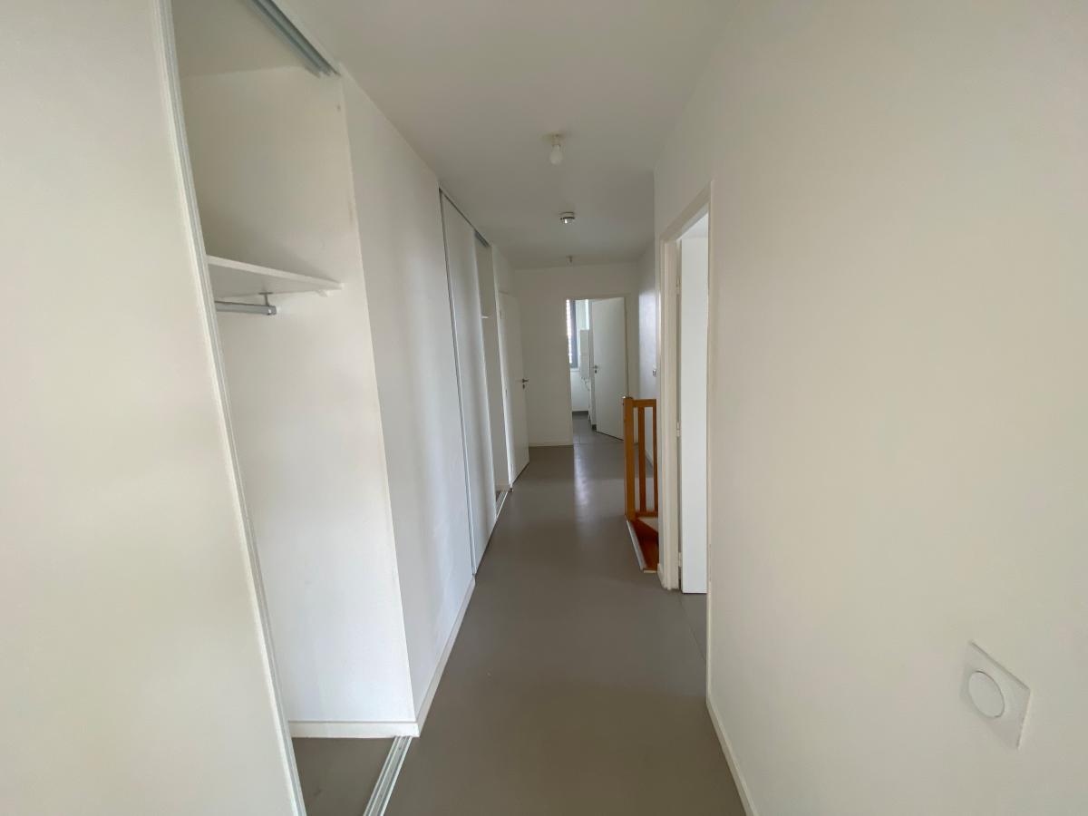 
																																							4 pièces - 
																																						6ème étage - 99m² - 2 210,66 € - Photo #1