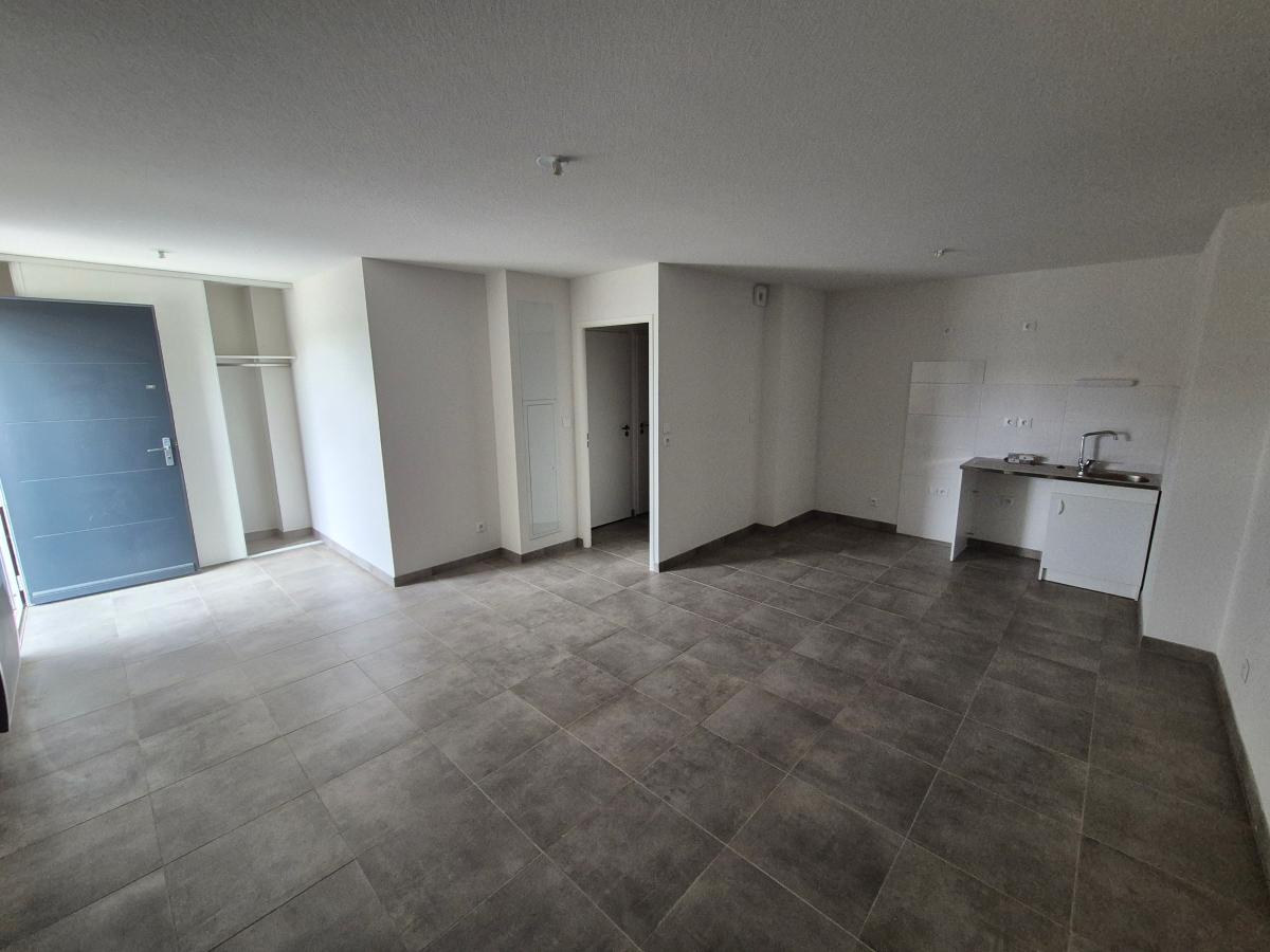 
																																							3 pièces - 
																																						RDC - 63m² - 934,87 € - Photo #2