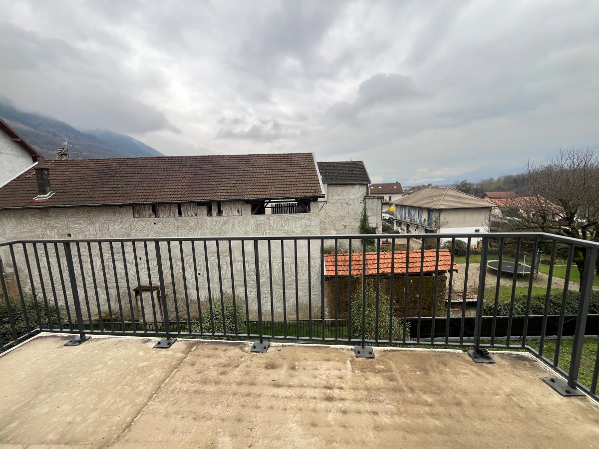 
																																							3 pièces - 
																																						1er étage - 69m² - 859,15 € - Photo #2