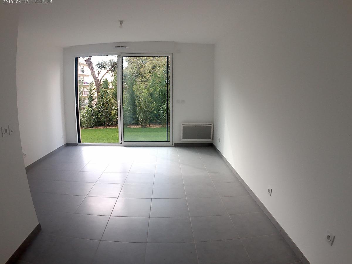 
																																							2 pièces - 
																																						RDC - 42m² - 1 081,29 € - Photo #2