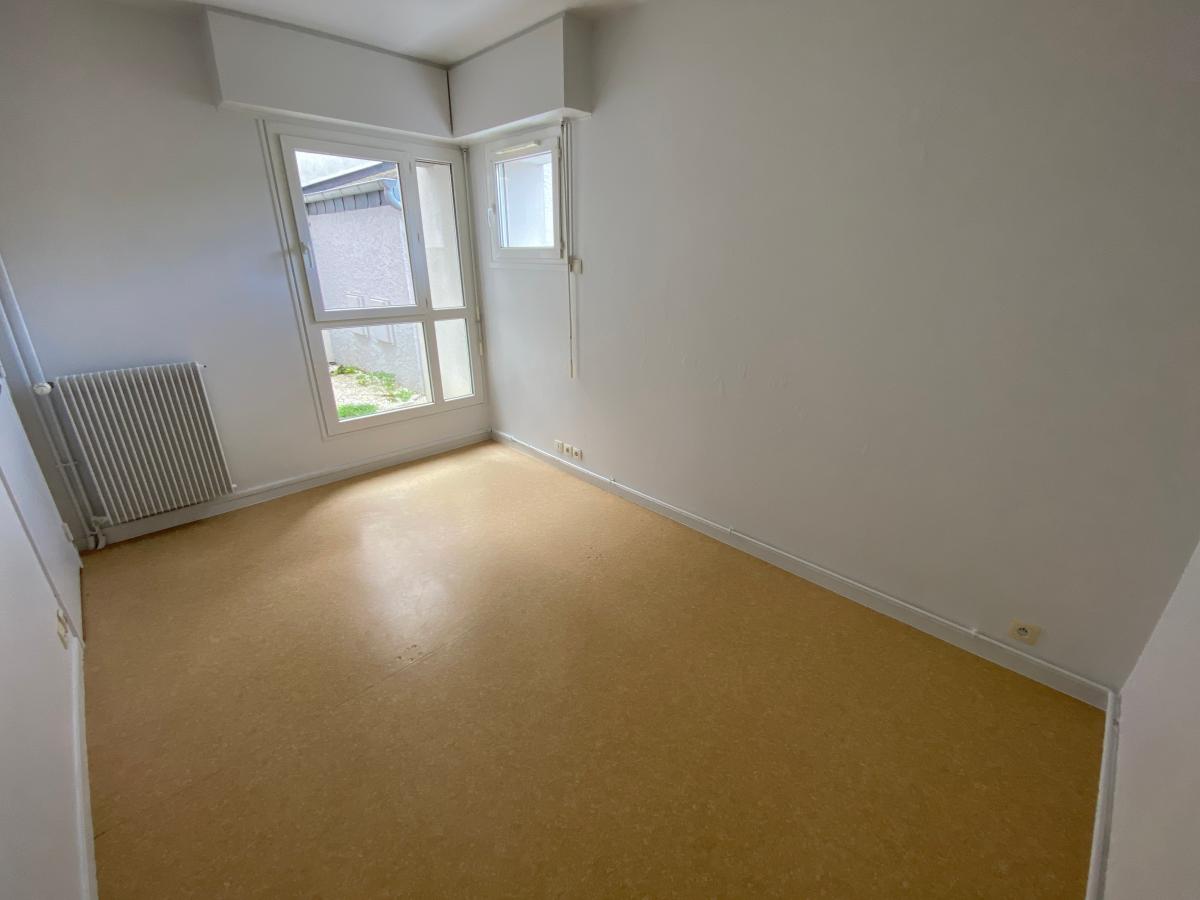 
																																							5 pièces - 
																																						RDC - 104m² - 1 288,63 € - Photo #6