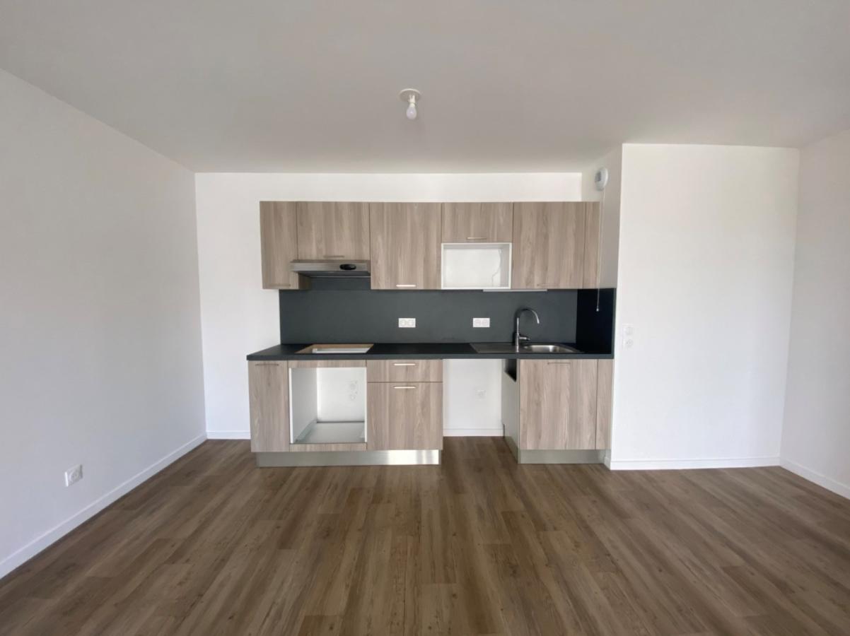 
																			4 pièces - 
																		2ème étage - 73m² - 1 353,80 € - Photo #1