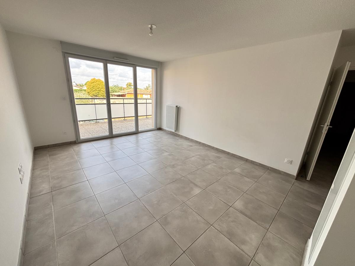 
																																							3 pièces - 
																																						1er étage - 61m² - 715,42 € - Photo #4
