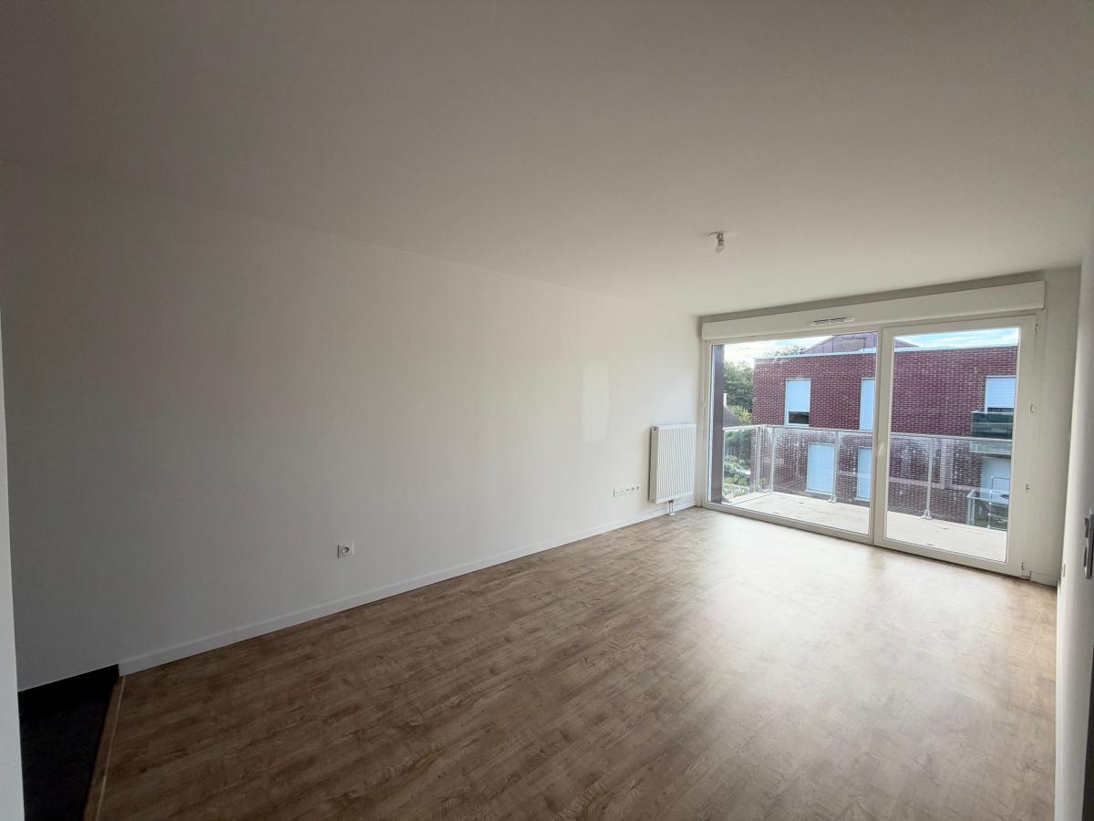 2 pièces - 2ème étage - 46m² - 711,76 € - Photo #0