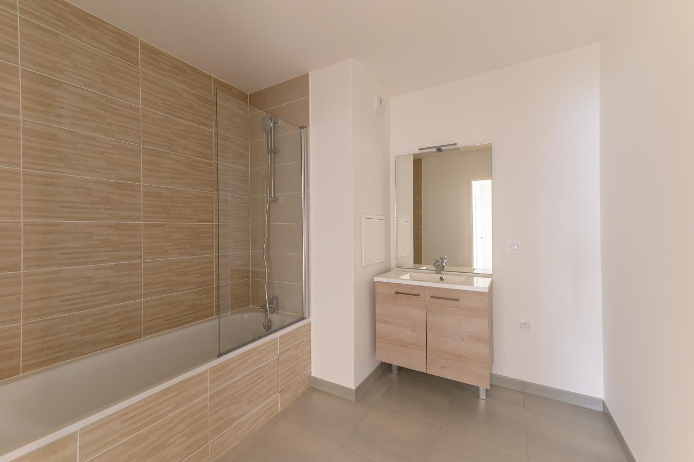 
																																							3 pièces - 
																																						3ème étage - 60m² - 1 211,70 € - Photo #4
