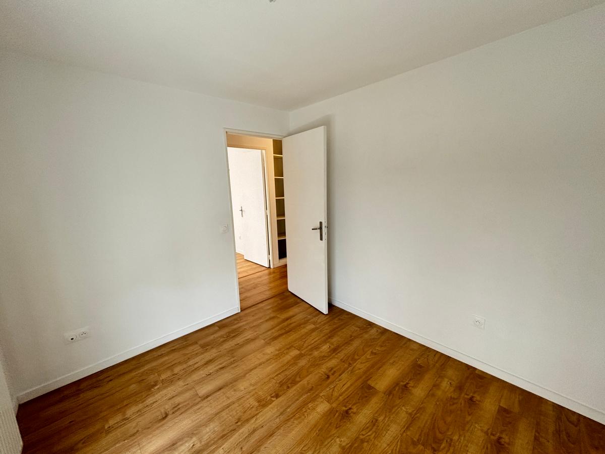 4 pièces - 1er étage - 84m² - 1 902,75 € - Photo #7