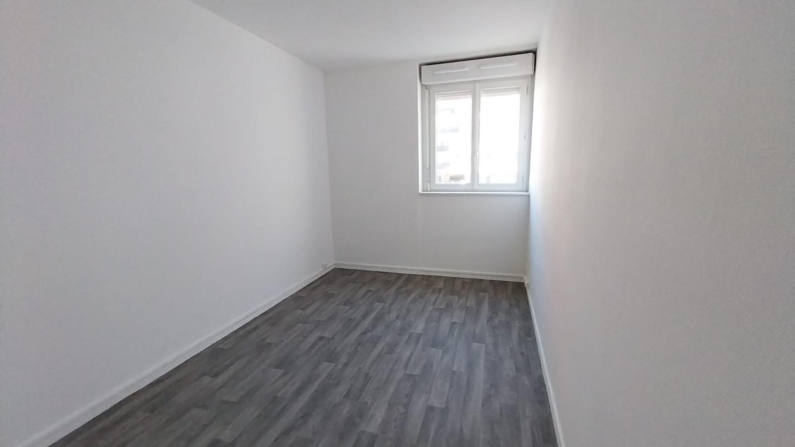 
																																							5 pièces - 
																																						2ème étage - 86m² - 169 000 € - Photo #4